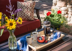 outdoor dining at Santa Fe bed and breakfast