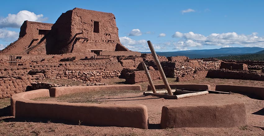 scenic-drive-from-santa-fe-to-taos