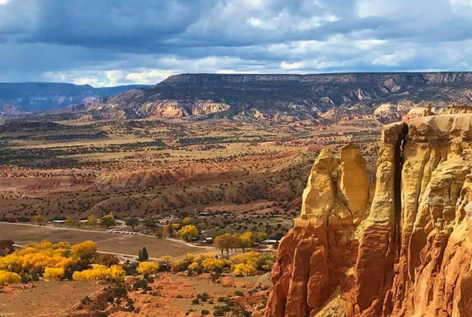 Expansive view of the desert foothills and mountains surrounding Santa Fe, Mew Mexico.