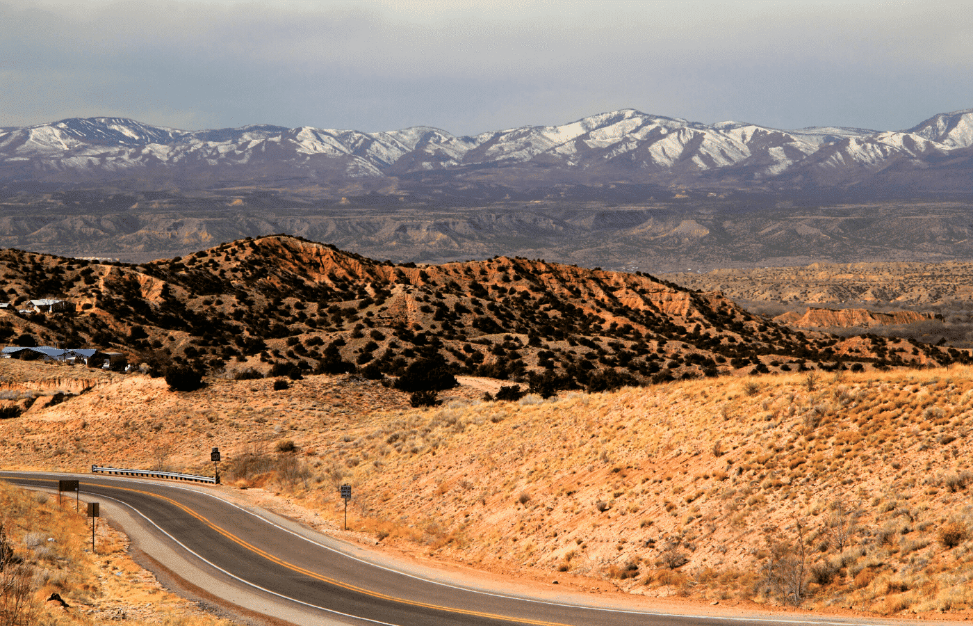 A beautiful view of the mountain ranges in Santa Fe