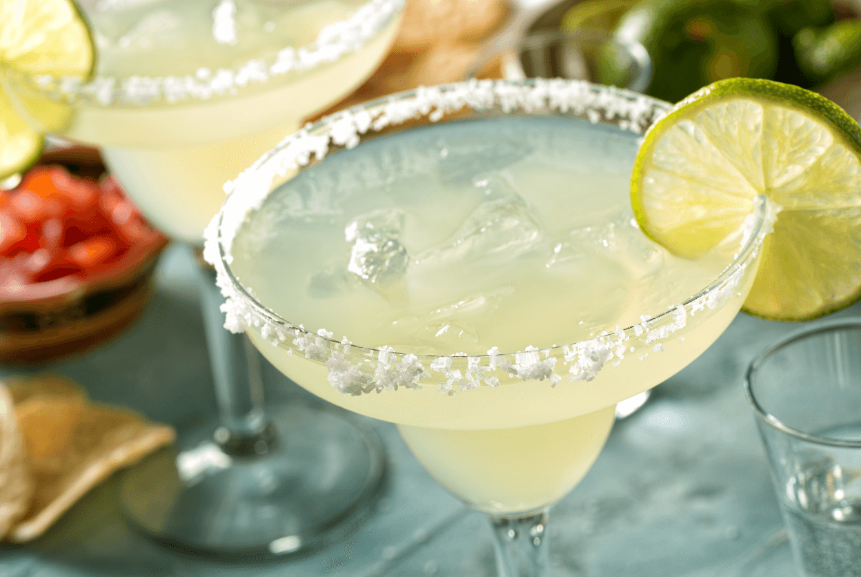 A classic margarita with a slice of lime.